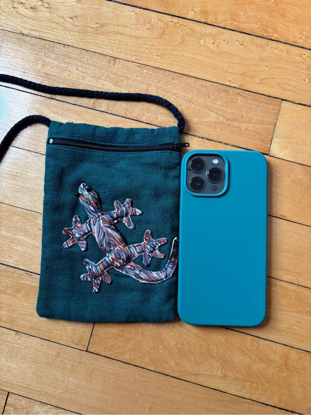 Vintage Crossbody Bag | Green 7.5”x5” Purse w/ Eclectic 3D Gecko Lizard applique